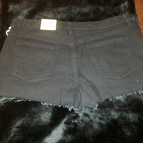 High Rise Shorts - Picture 2 of 3